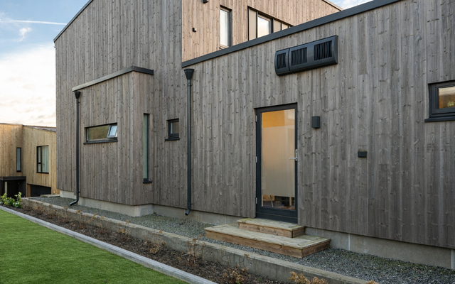 Fikk nesten halvparten så stor strømregning som naboen