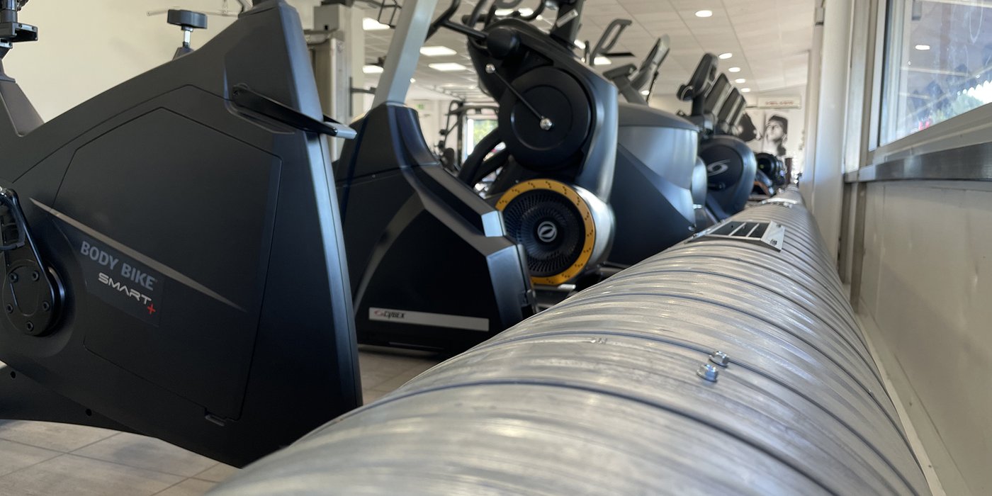 Ventilationskanaler installerade i gym i aktivitetshus